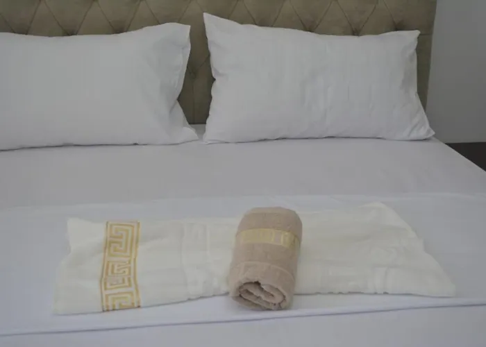 Emiljano ホテル クサミル