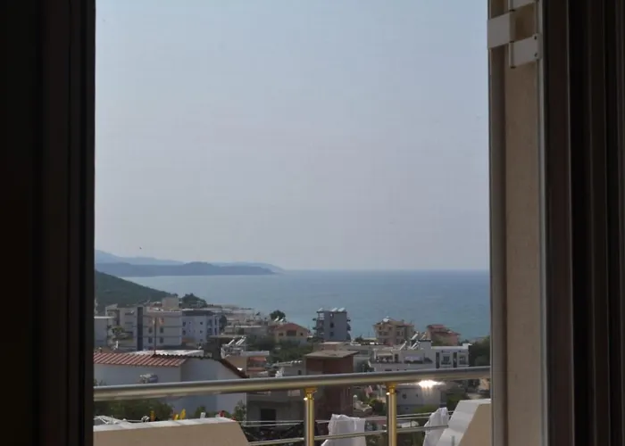 Emiljano ホテル クサミル