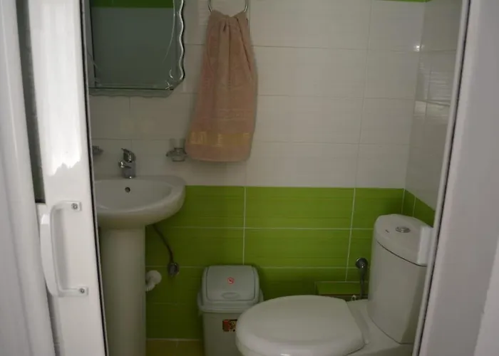 Emiljano ホテル *