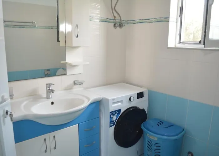 Emiljano ホテル クサミル